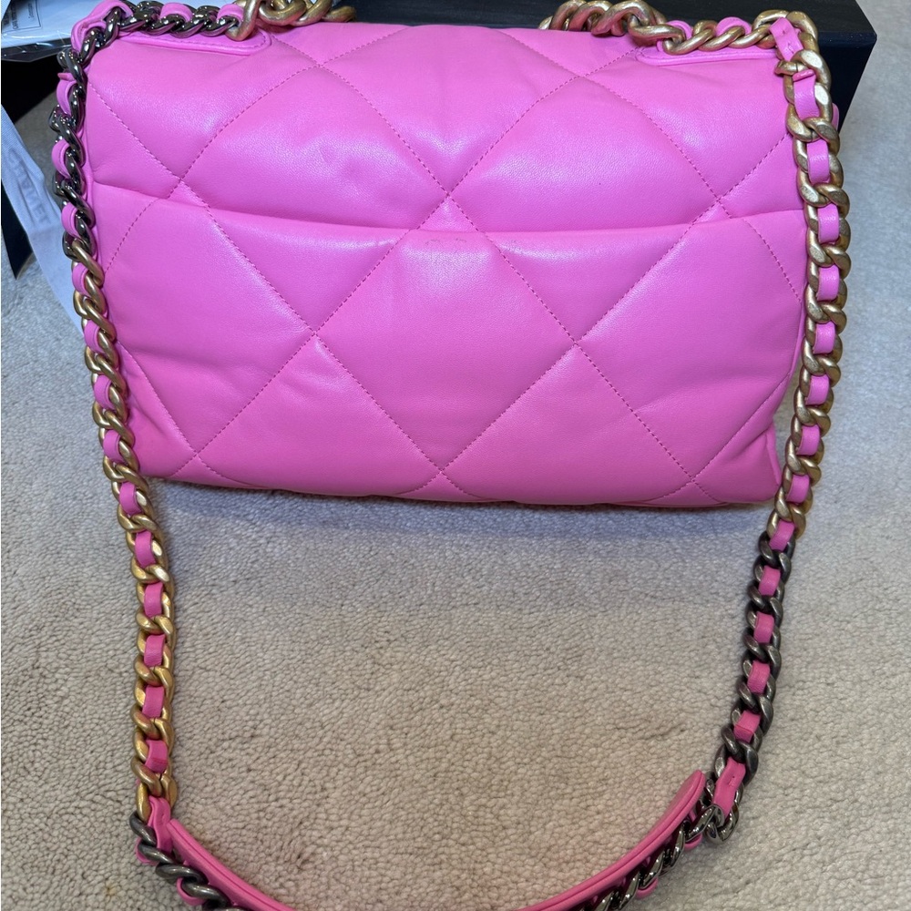 Chanel 19 Medium Flap in Neon Pink 21S hard to find color - Picture 5 of 12